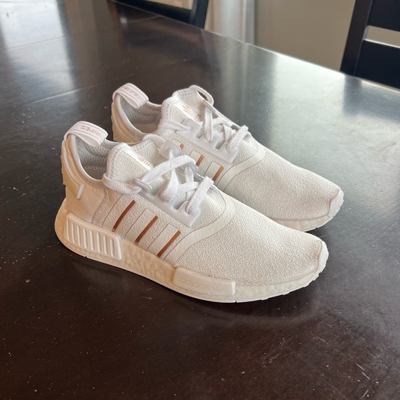 Adidas women’s NMD_R1 'White Rose Gold Metallic - Picture 3 of 8